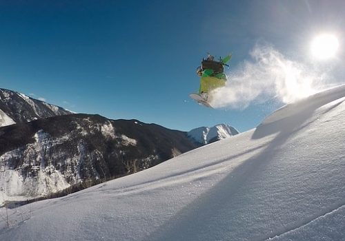 snowboarder-1170828_640